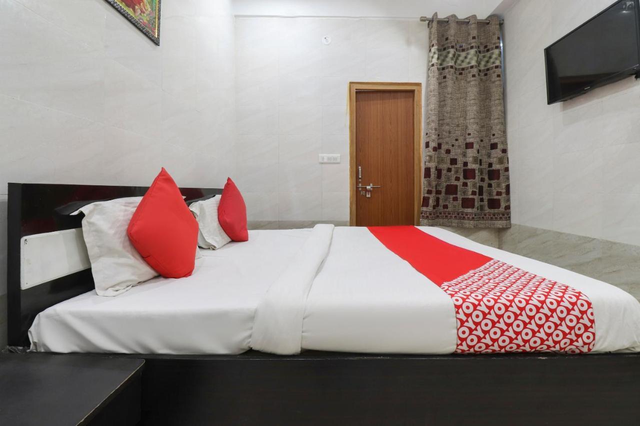 Oyo 69378 Trilok Dham Hotel Vrindavan Luaran gambar