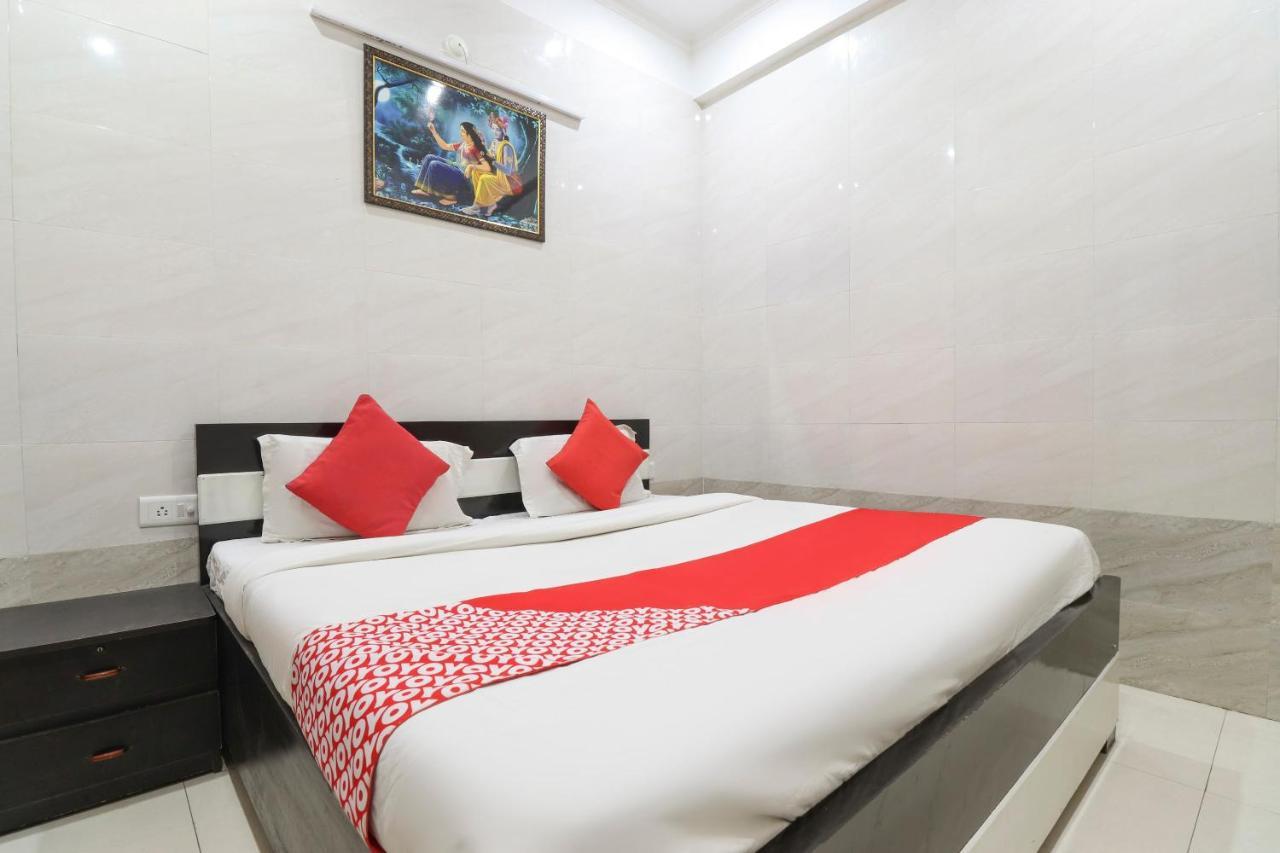Oyo 69378 Trilok Dham Hotel Vrindavan Luaran gambar